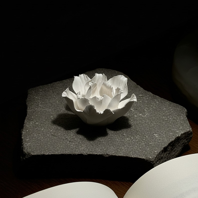 「Scintilla」mini Porcelain Flower Diffuser - The Dream Series -  Santimento
